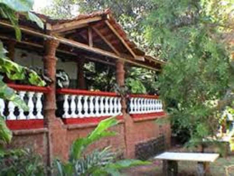 Astoria Hotel Parra Luaran gambar